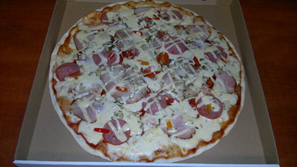 Mix - tomato sauce, cheese, pork ham, chicken, pepperoni, marinanted cucumber, marinanted sweet pepper, mayonnaise - curry sauce