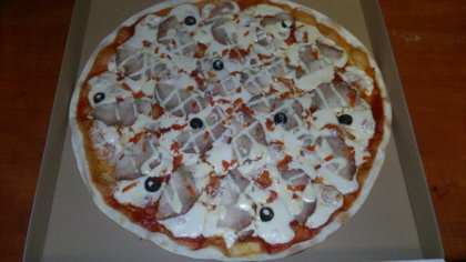 Chicken - tomato sauce, cheese, chicken, sweet pepper, olives,  mayonnaise - curry sauce